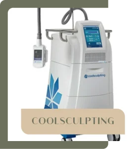 <p>O procedimento Coolsculpting, promove o resfriamento e congelamento controlado das células adiposas da pele, cristalizando-as. As células de gordura congeladas são gradualmente destruídas e eliminadas naturalmente pelo corpo, esculpindo os novos contornos corporais. As áreas não tratadas não terão alteração na distribuição das células adiposas.</p>
